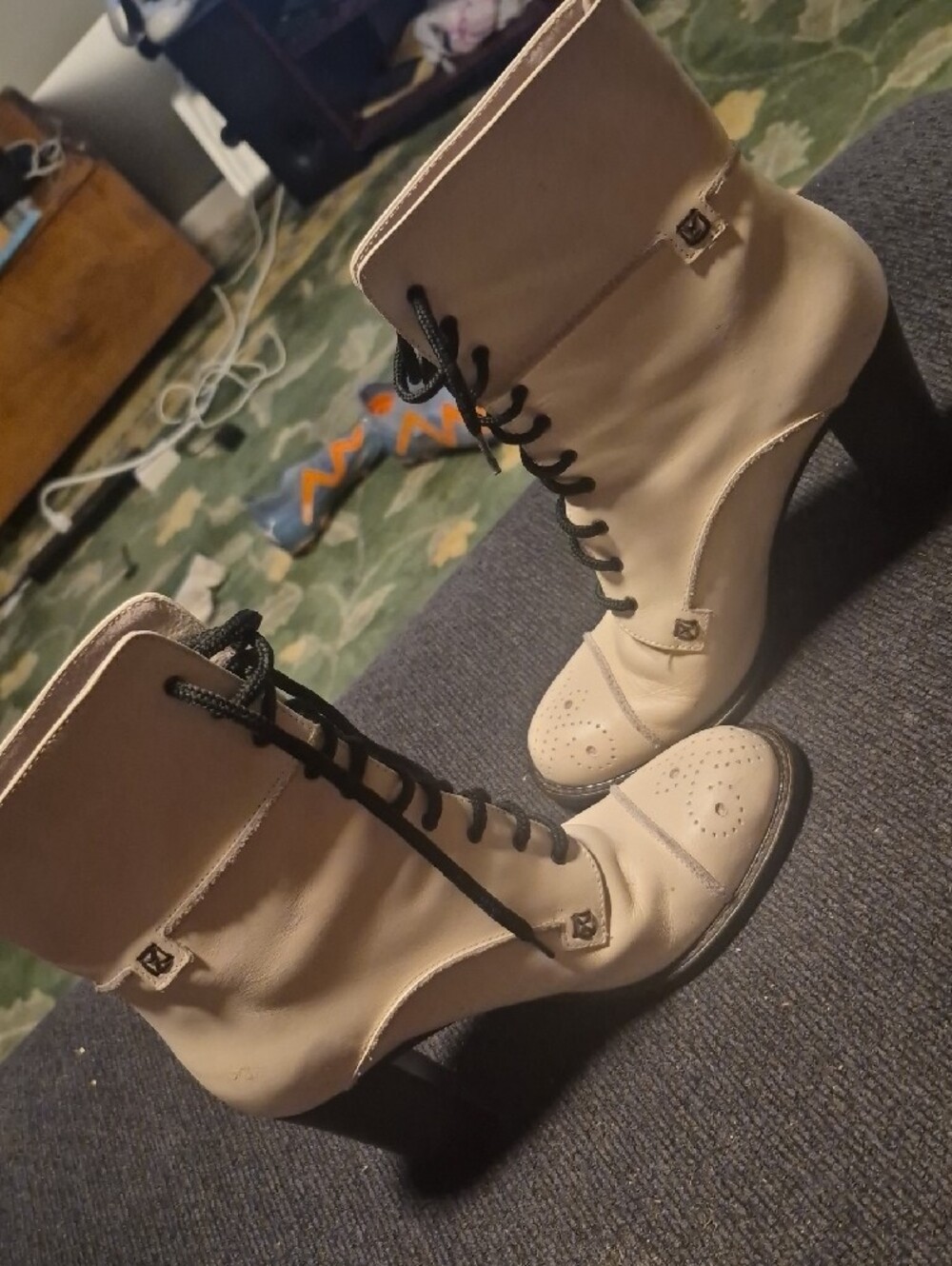 Charles David Cream Lace-Up Heeled Brogue Boots with Black Laces - Picture 8 of 12